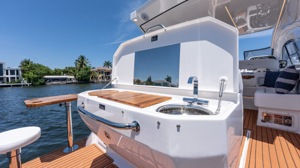 Hanover 375 White & Black Edition