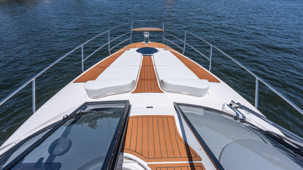 Hanover 375 White & Black Edition
